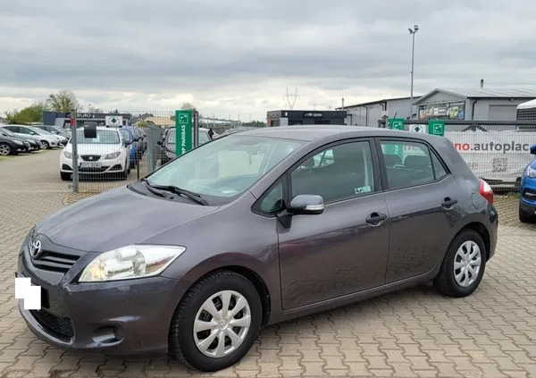 toyota kutno Toyota Auris cena 21990 przebieg: 220000, rok produkcji 2010 z Kutno